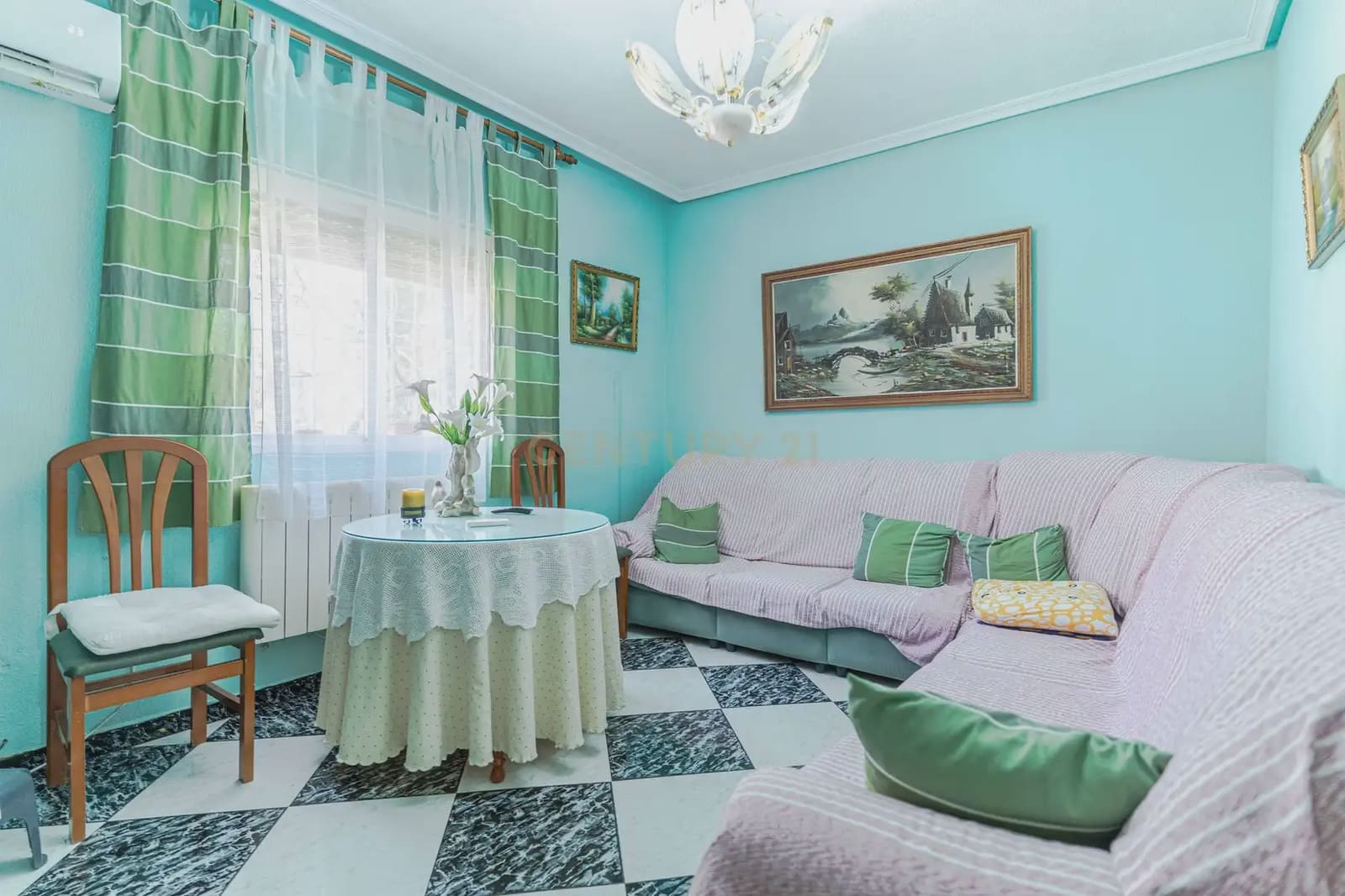 7 bedroom Villa for sale in Jaen city with pool garage - € 360,000 (Ref: 10001172)