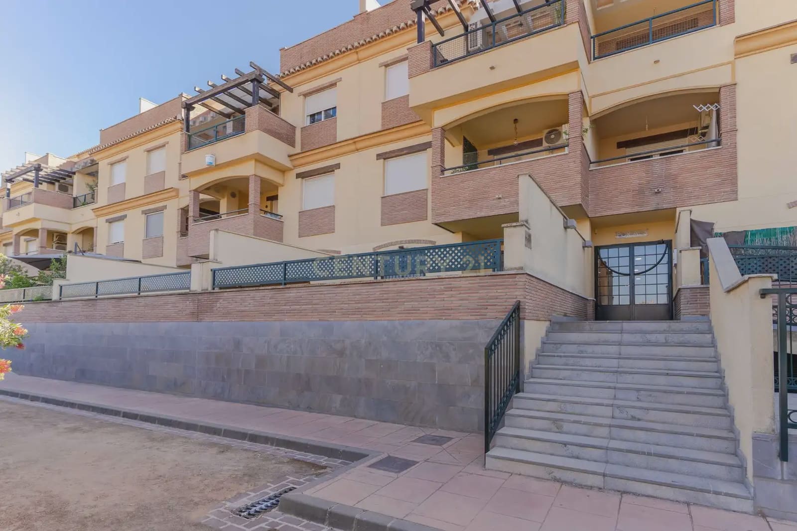 Apartamento de 2 habitaciones en Atarfe en venta con piscina - 159.900 € (Ref: 10002519)