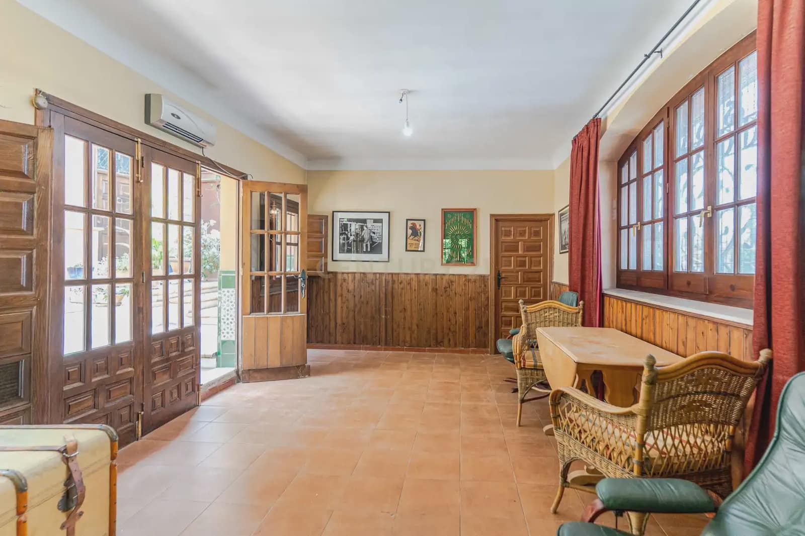 5 sypialnia Willa na sprzedaż w Miasto Grenada z garażem - 825 000 € (Ref: 10004510)