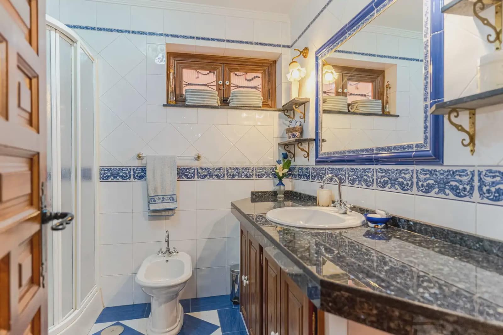 5 sypialnia Willa na sprzedaż w Miasto Grenada z garażem - 825 000 € (Ref: 10004510)