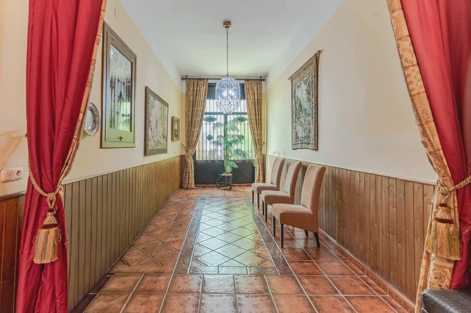 5 sypialnia Willa na sprzedaż w Miasto Grenada z garażem - 825 000 € (Ref: 10004510)