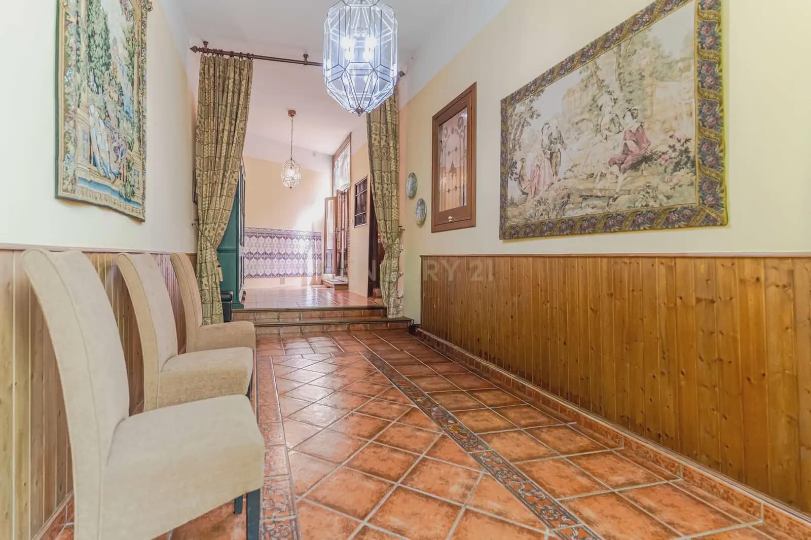 5 sypialnia Willa na sprzedaż w Miasto Grenada z garażem - 825 000 € (Ref: 10004510)