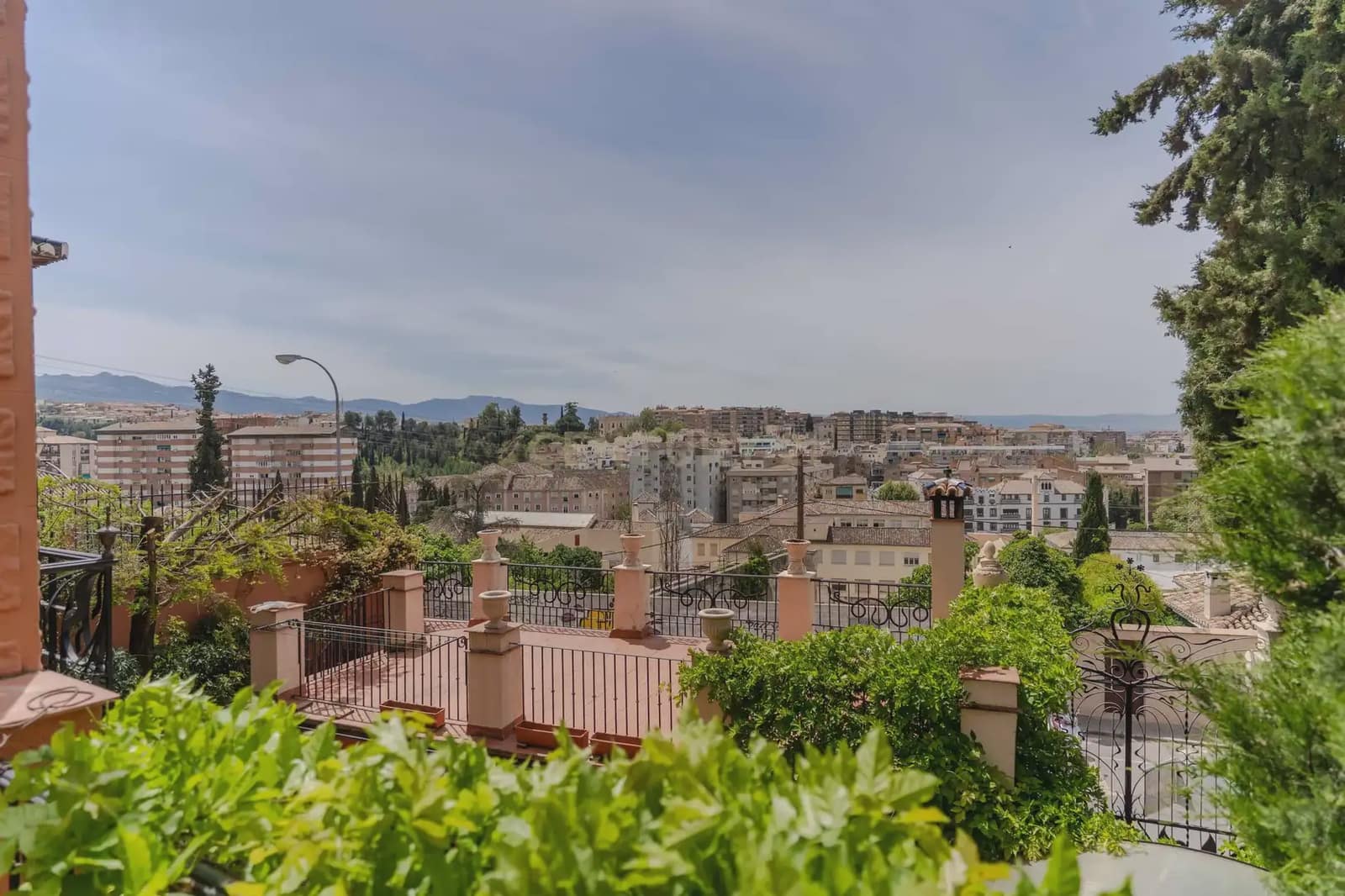 5 sypialnia Willa na sprzedaż w Miasto Grenada z garażem - 825 000 € (Ref: 10004510)