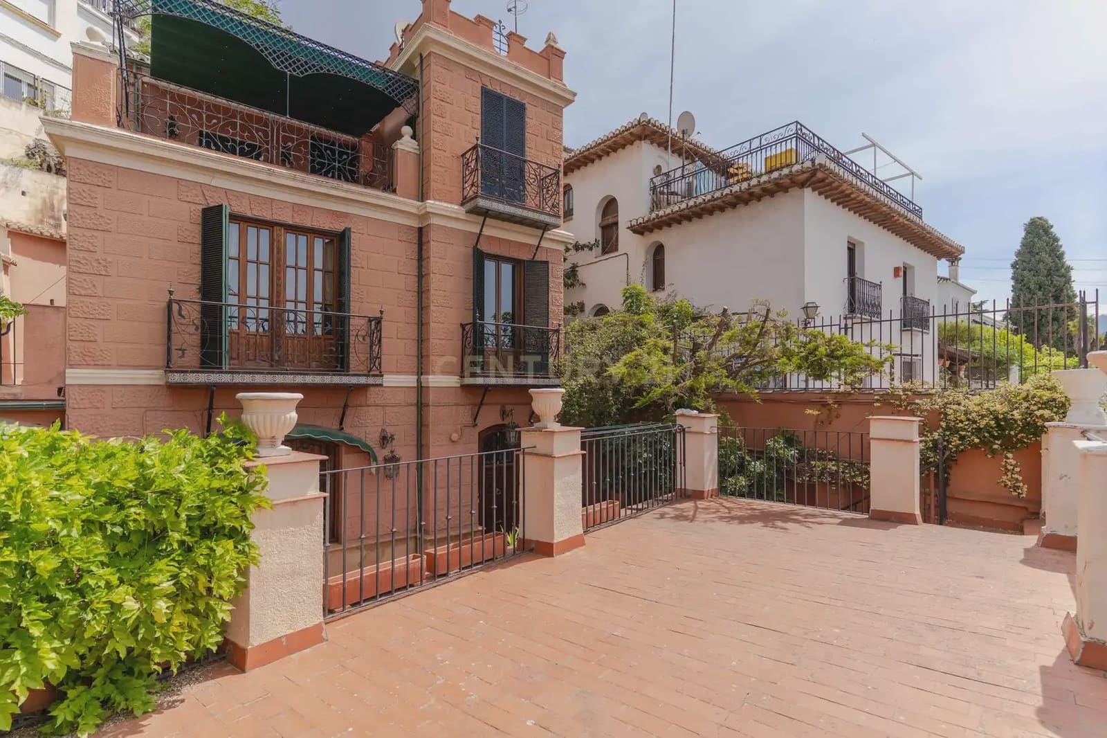 5 sypialnia Willa na sprzedaż w Miasto Grenada z garażem - 825 000 € (Ref: 10004510)