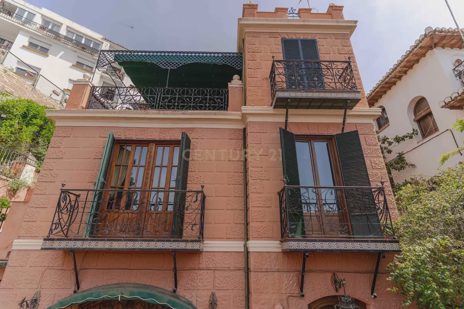 5 sypialnia Willa na sprzedaż w Miasto Grenada z garażem - 825 000 € (Ref: 10004510)