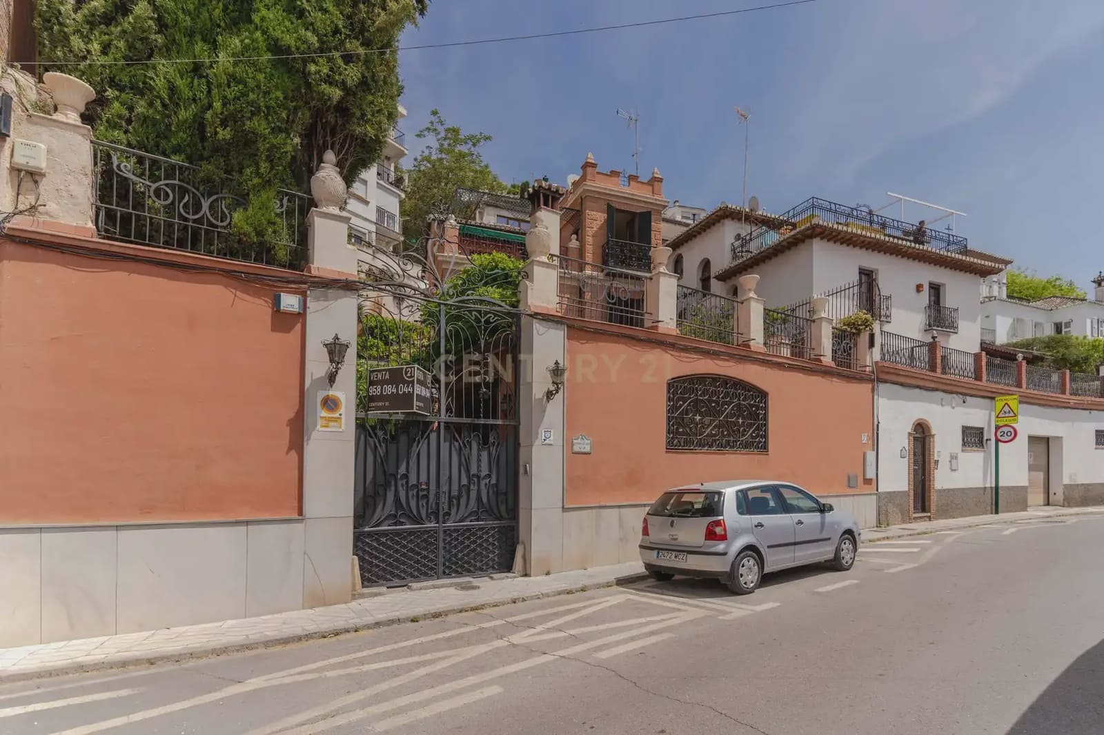 5 sypialnia Willa na sprzedaż w Miasto Grenada z garażem - 825 000 € (Ref: 10004510)