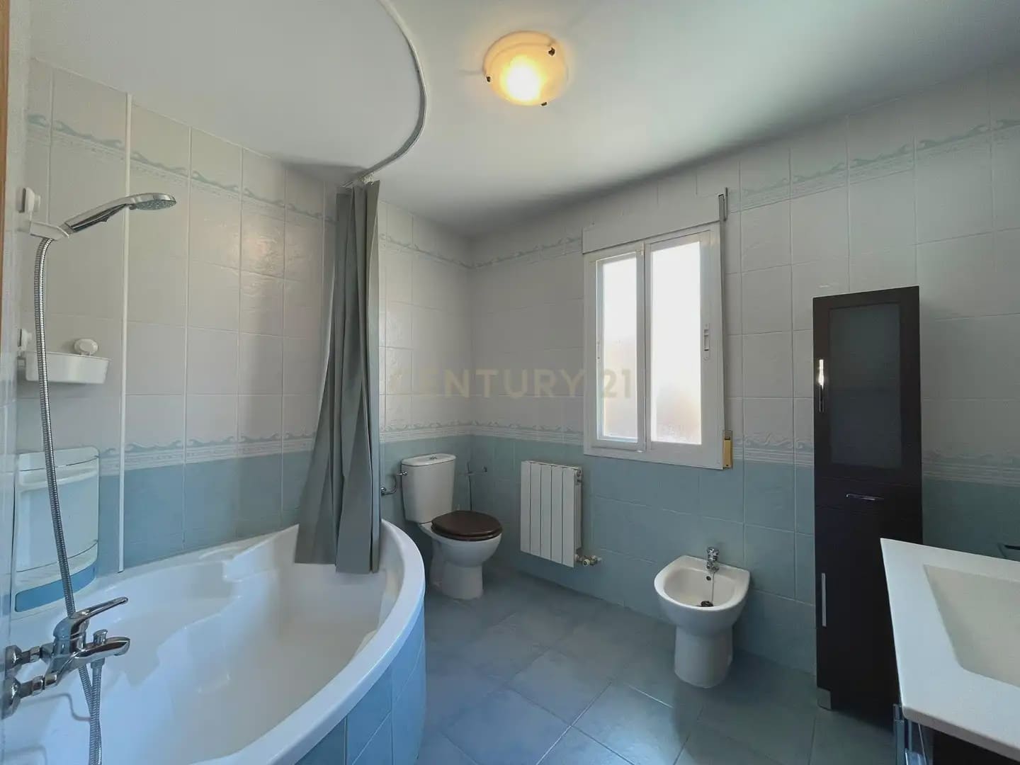 Casa de 3 habitaciones en Armilla en alquiler con garaje - 950 € (Ref: 10004657)