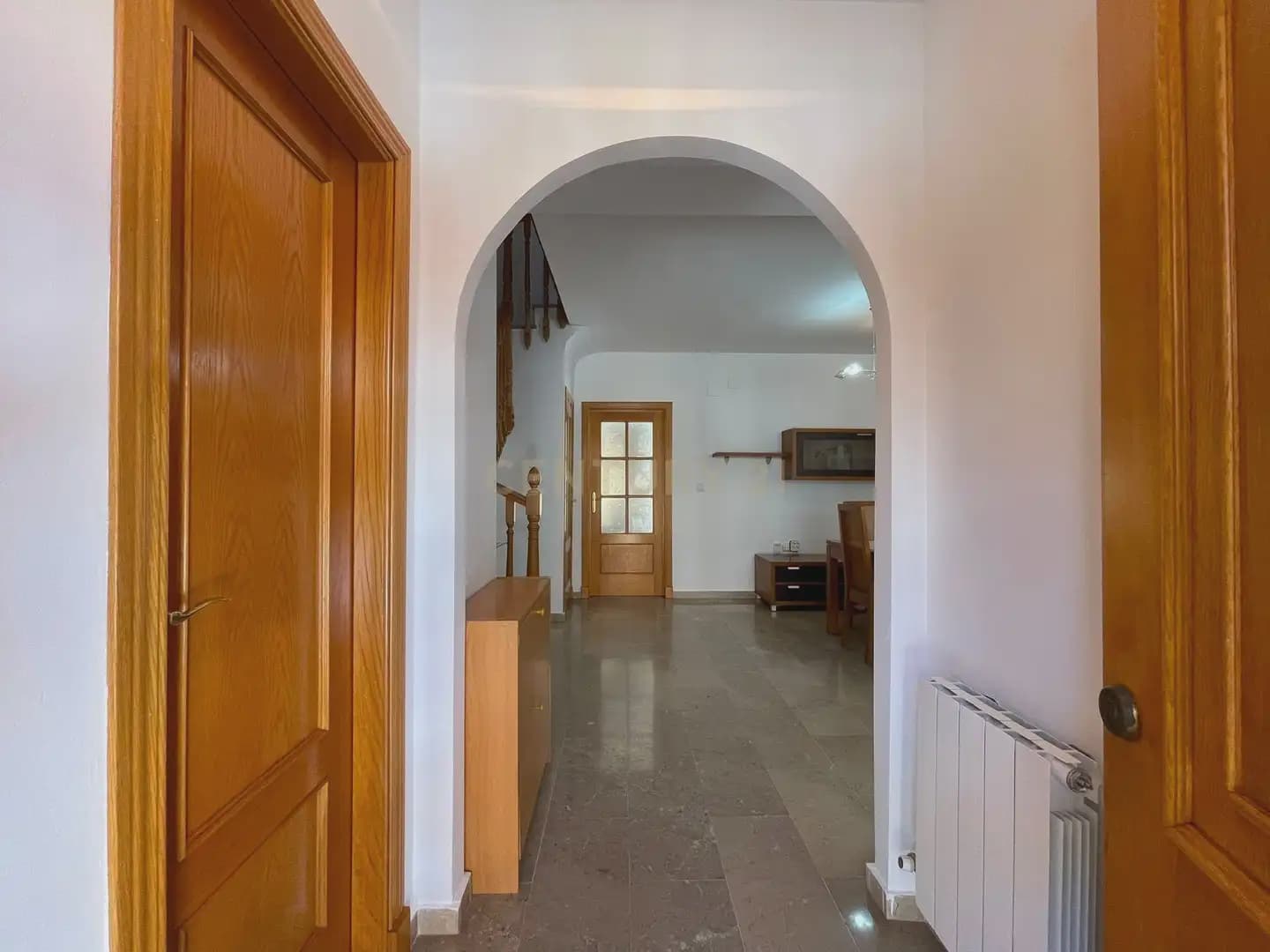 Casa de 3 habitaciones en Armilla en alquiler con garaje - 950 € (Ref: 10004657)