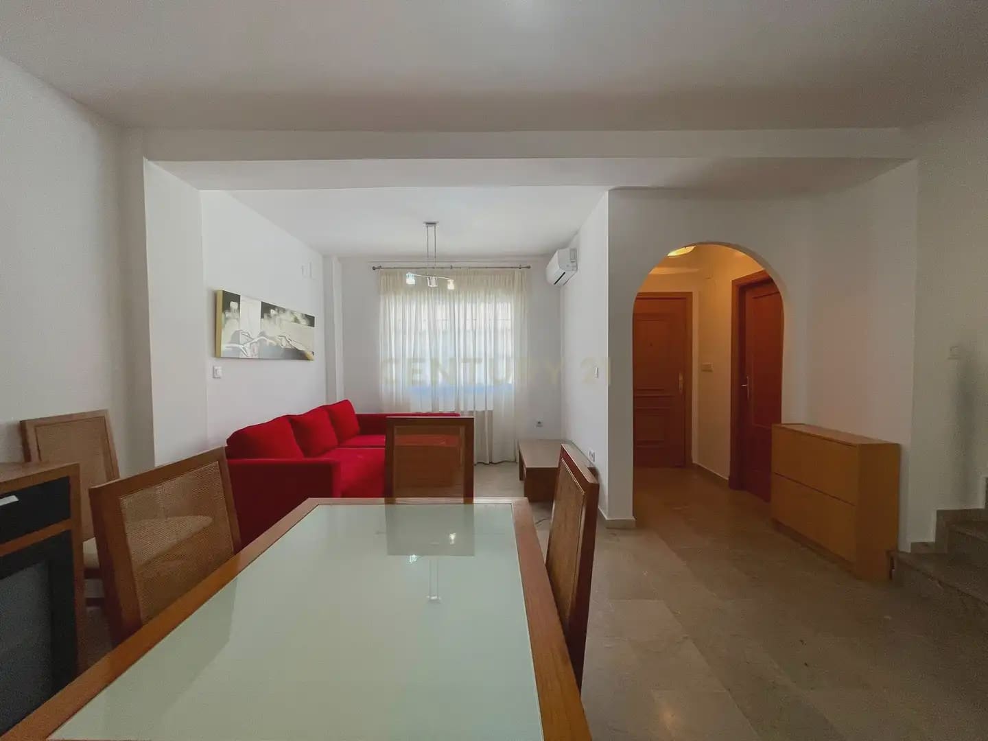 Casa de 3 habitaciones en Armilla en alquiler con garaje - 950 € (Ref: 10004657)