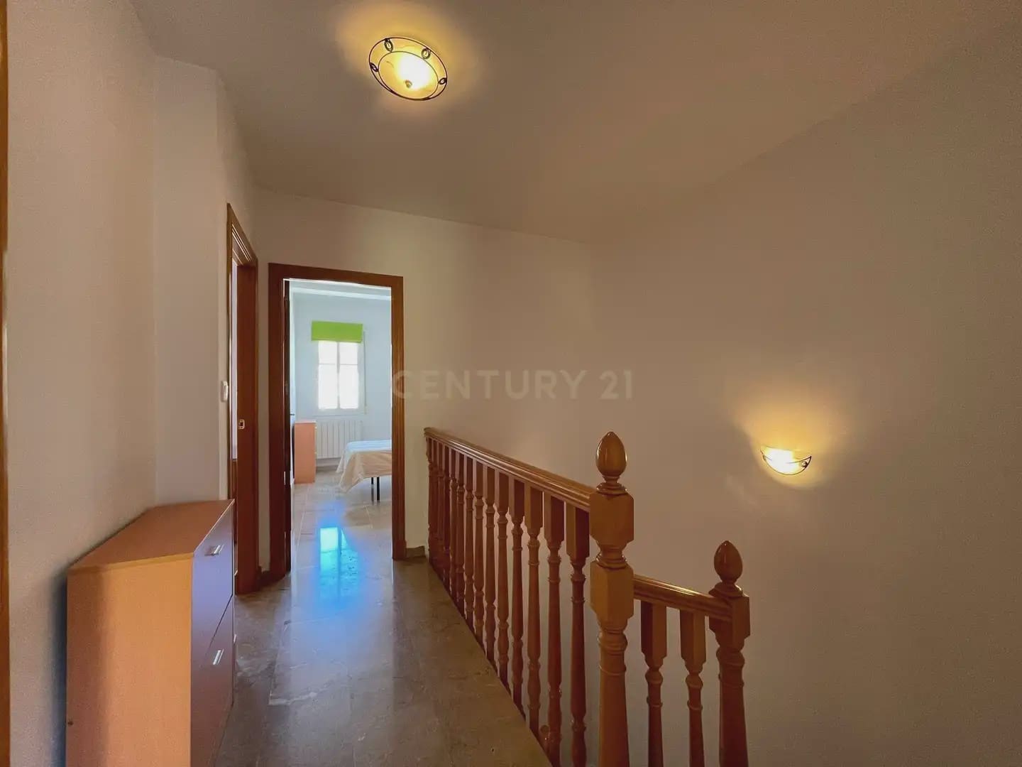 Casa de 3 habitaciones en Armilla en alquiler con garaje - 950 € (Ref: 10004657)