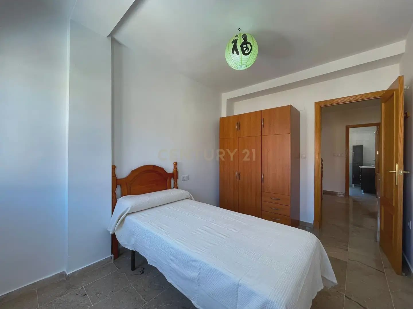 Casa de 3 habitaciones en Armilla en alquiler con garaje - 950 € (Ref: 10004657)