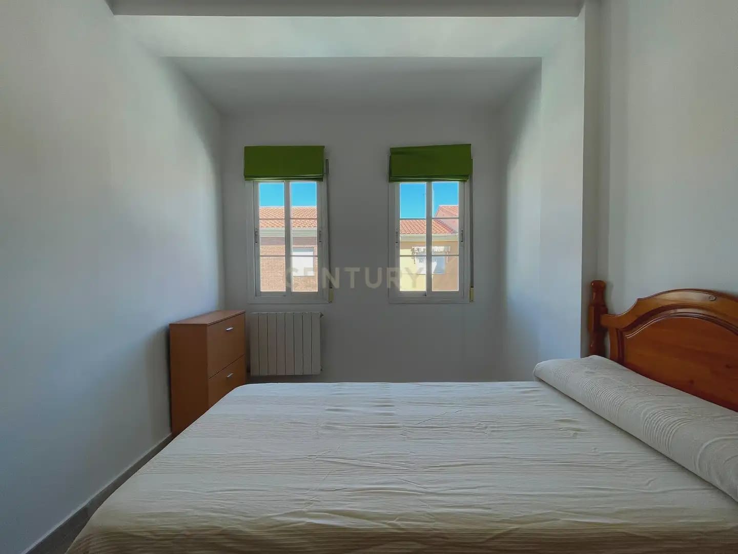 Casa de 3 habitaciones en Armilla en alquiler con garaje - 950 € (Ref: 10004657)