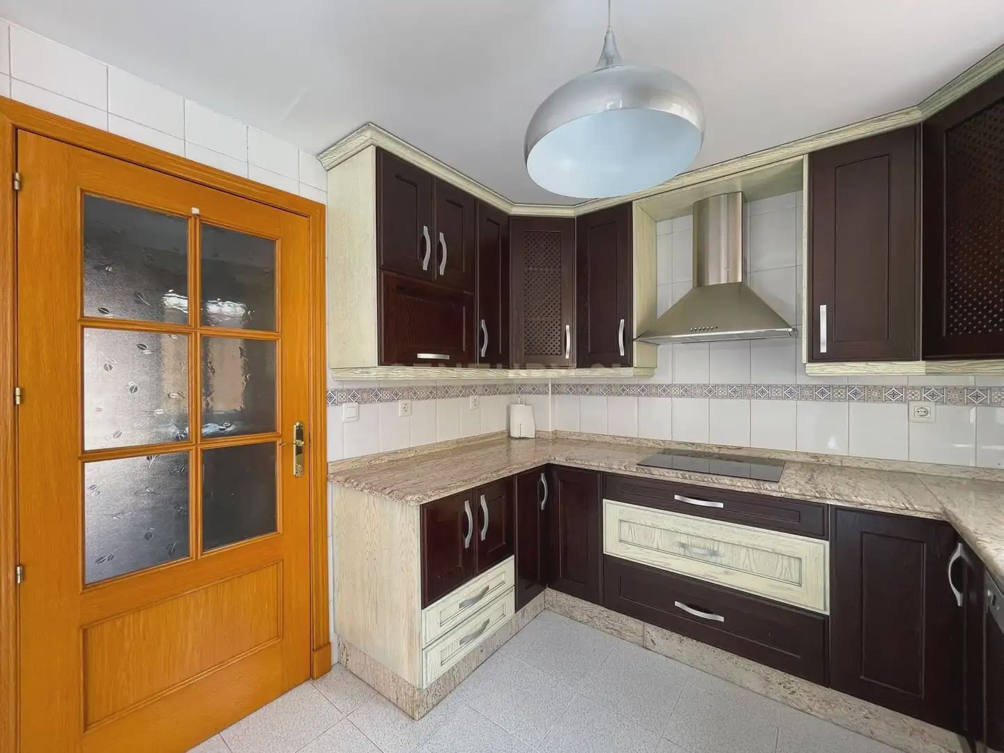 Casa de 3 habitaciones en Armilla en alquiler con garaje - 950 € (Ref: 10004657)