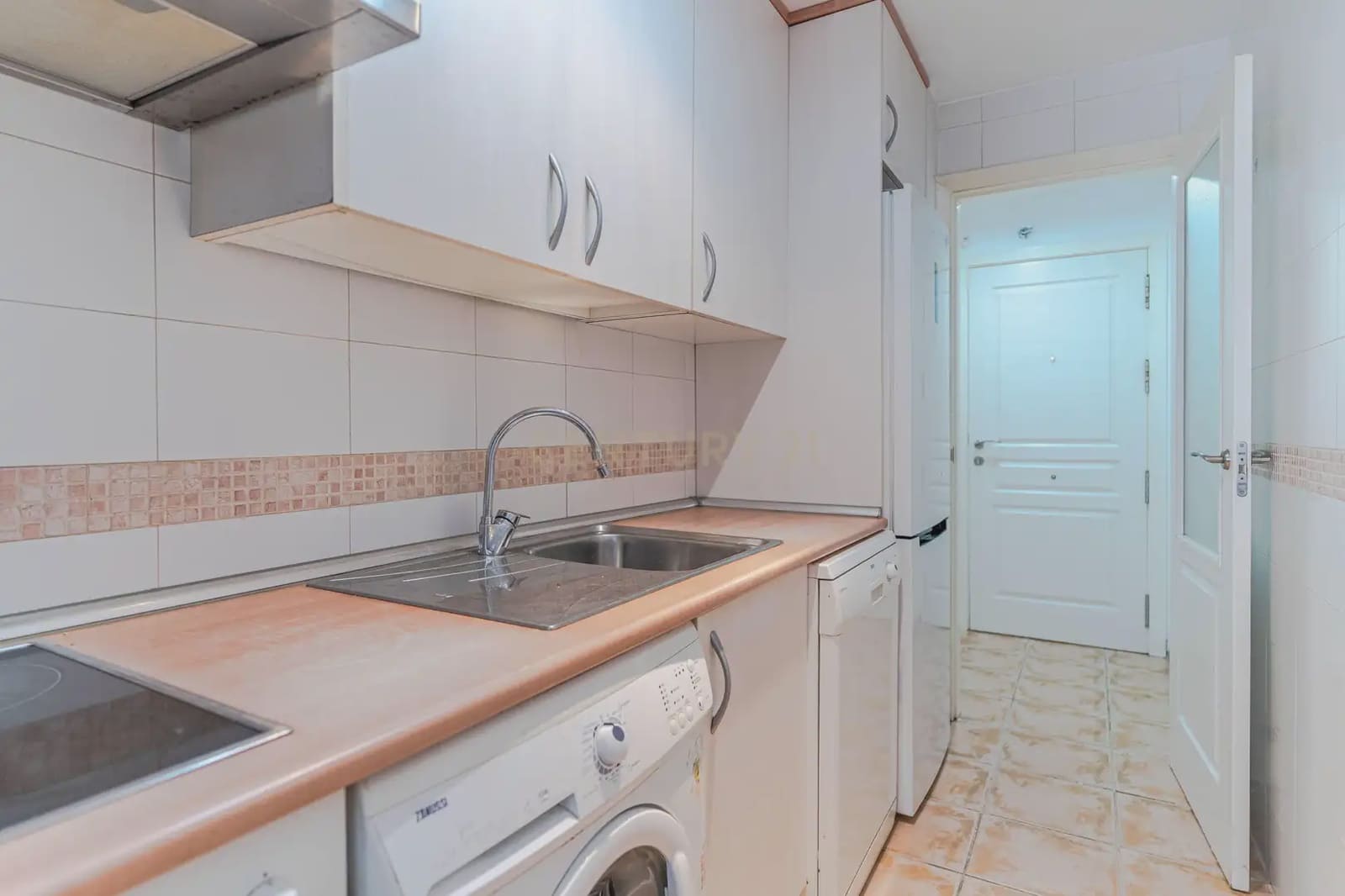 Apartamento de 2 habitaciones en Vélez de Benaudalla en venta - 136.000 € (Ref: 10007108)