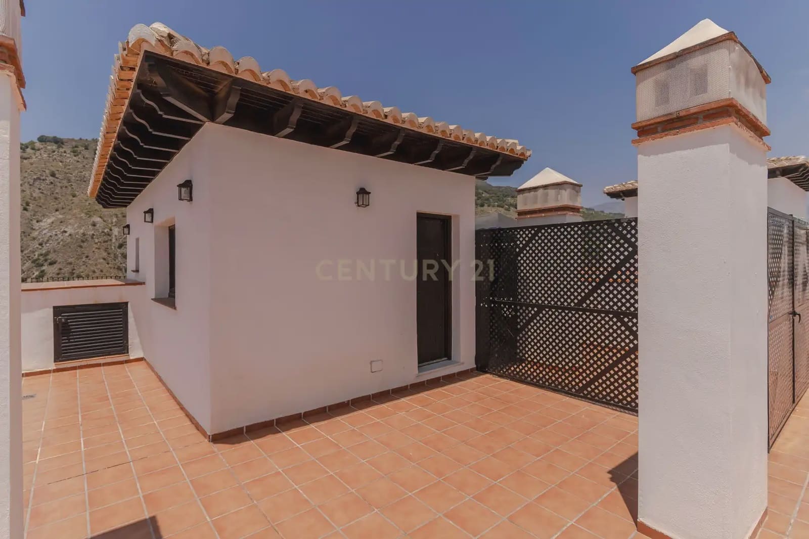 Apartamento de 2 habitaciones en Vélez de Benaudalla en venta - 136.000 € (Ref: 10007108)