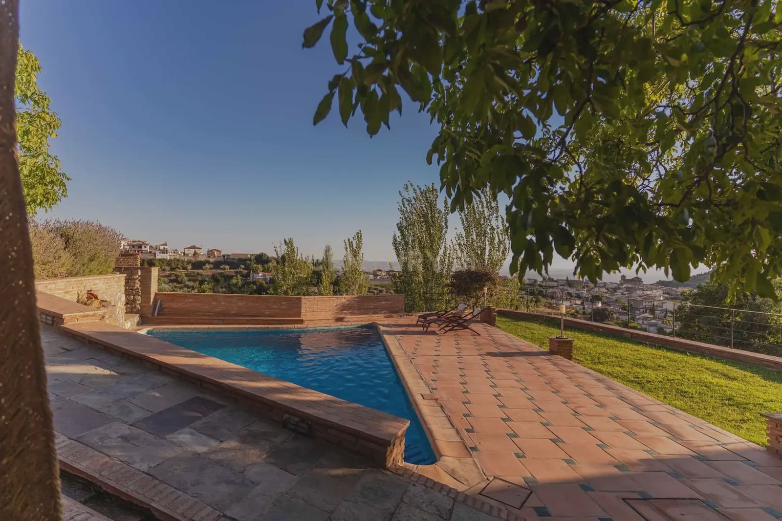 5 quarto Quinta/Casa Rural para venda em Nivar com piscina garagem - 1 200 000 € (Ref: 10014922)