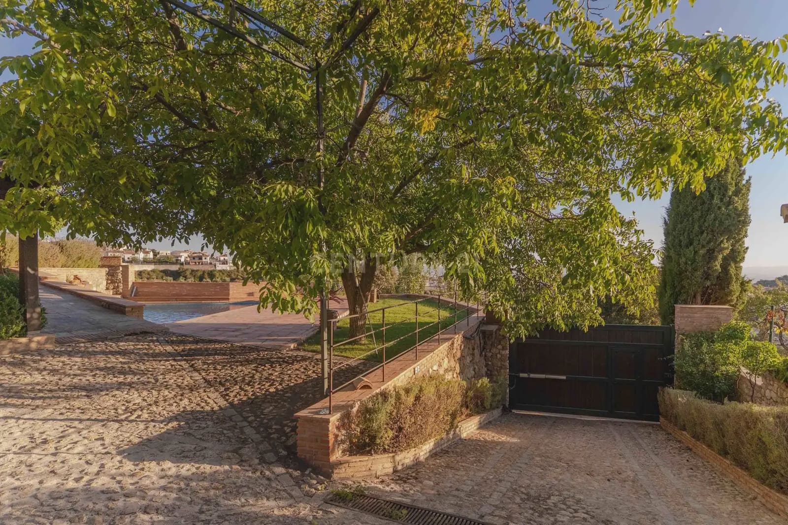 5 quarto Quinta/Casa Rural para venda em Nivar com piscina garagem - 1 200 000 € (Ref: 10014922)