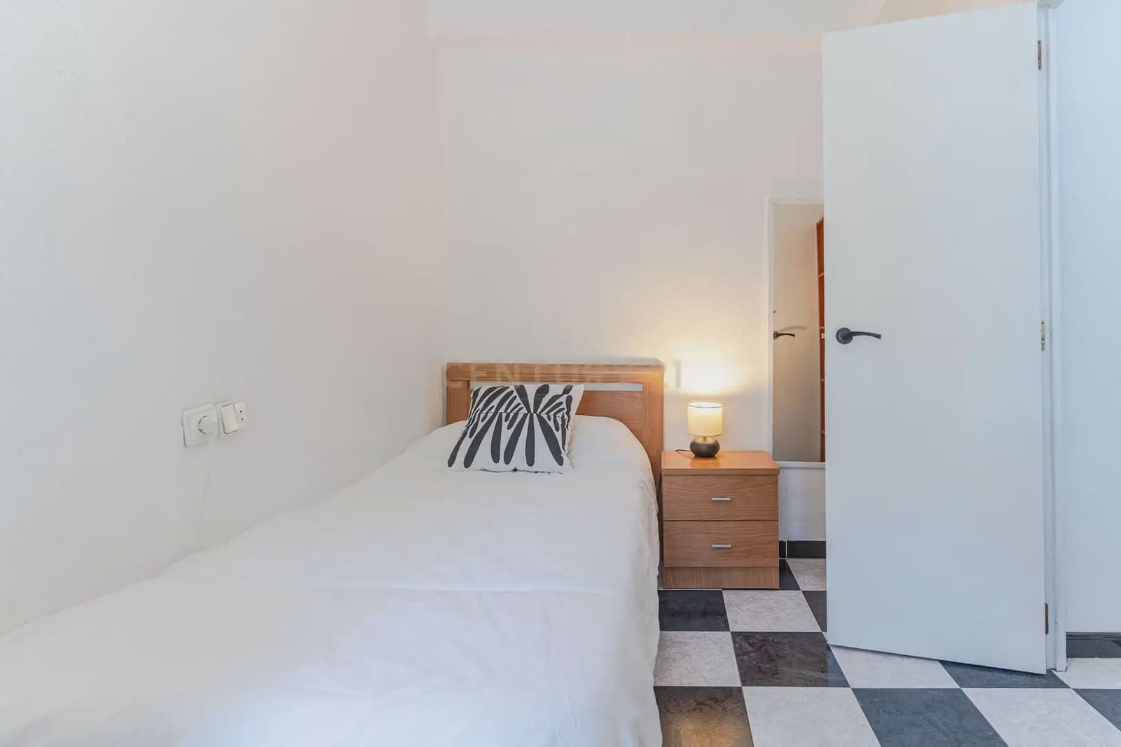 3 Zimmer Wohnung zu verkaufen in Granada Stadt - 195.000 € (Ref: 10016981)