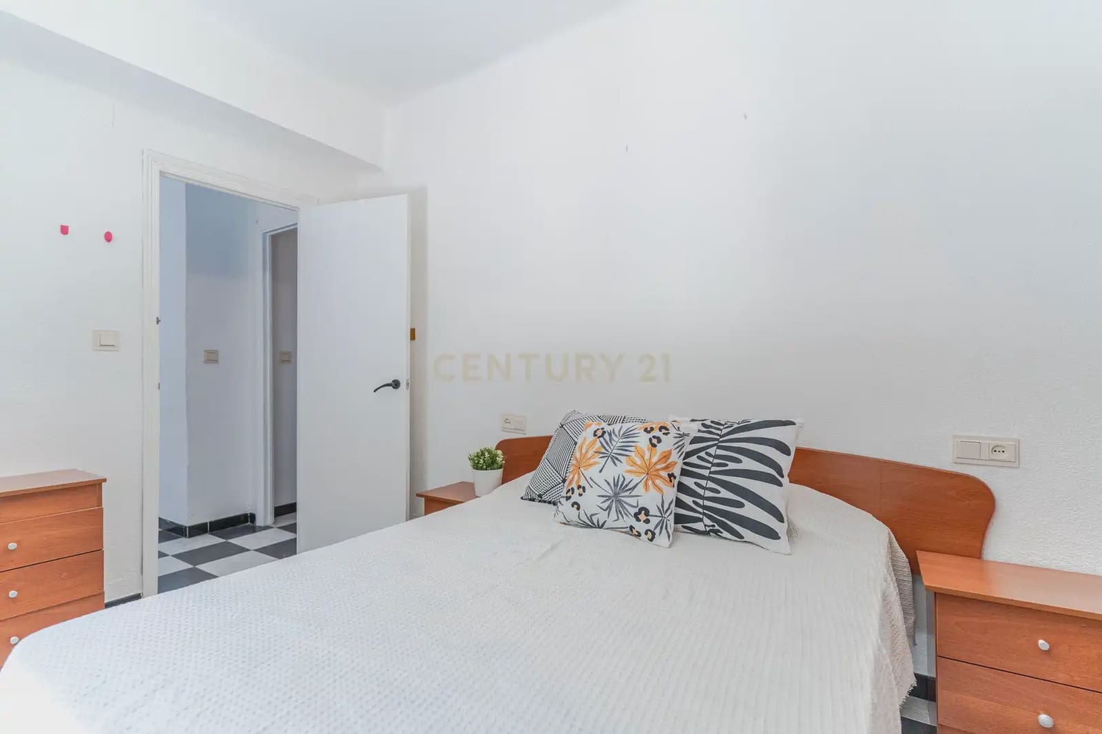 3 Zimmer Wohnung zu verkaufen in Granada Stadt - 195.000 € (Ref: 10016981)