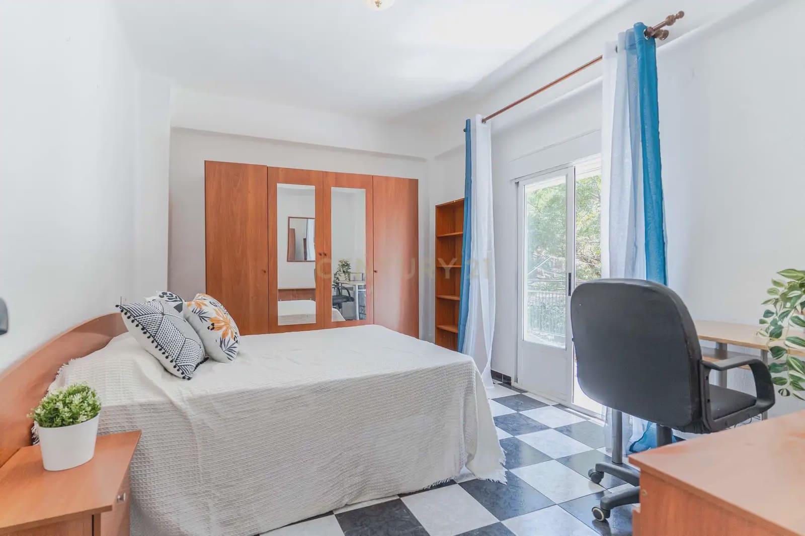 3 Zimmer Wohnung zu verkaufen in Granada Stadt - 195.000 € (Ref: 10016981)