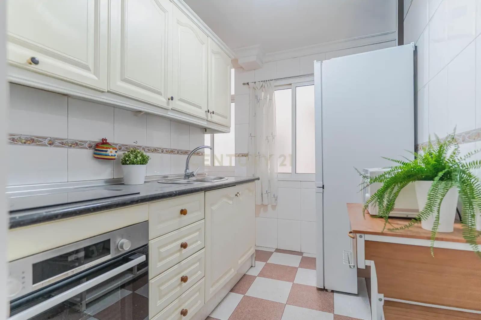 3 Zimmer Wohnung zu verkaufen in Granada Stadt - 195.000 € (Ref: 10016981)