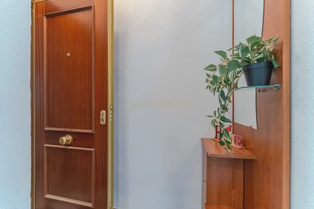 3 camera da letto Appartamento in vendita in Pajaritos - Plaza de Toros, Granada città - 195.000 € (Rif: 10016981)