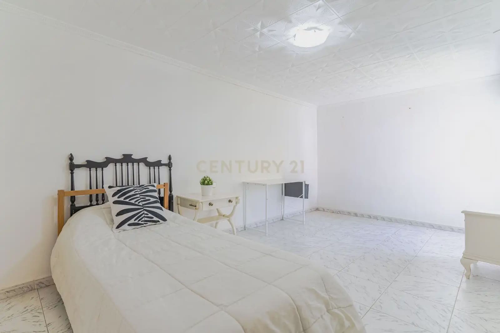3 slaapkamer Huis te koop in La Zubia - € 159.000 (Ref: 10016982)