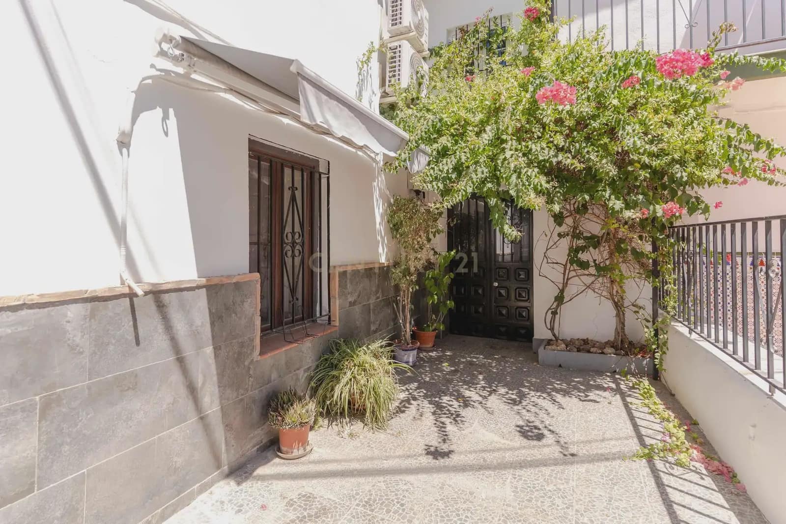 3 slaapkamer Huis te koop in La Zubia - € 159.000 (Ref: 10016982)