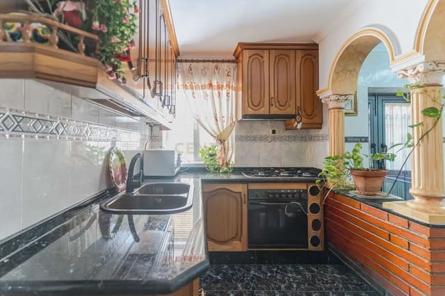 5 soverom Hus til salgs i Molvízar - € 99 900 (Ref: 10029688)
