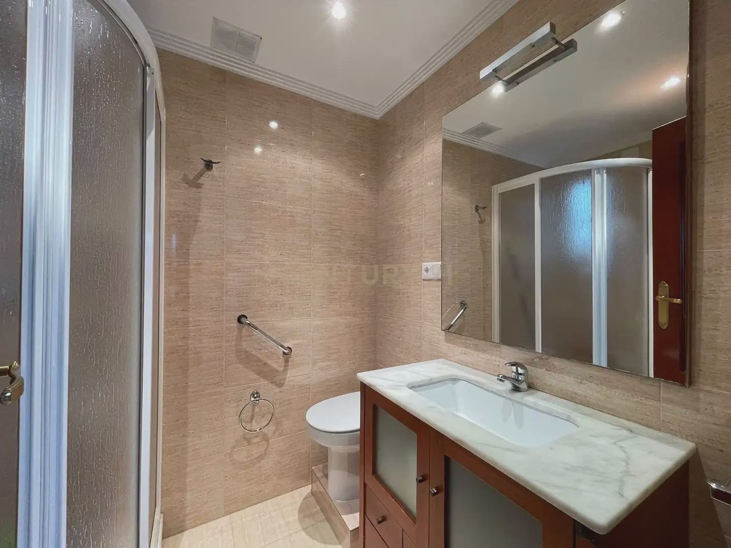 2 bedroom Apartment for rent in Granada city - € 890 (Ref: 10030743)