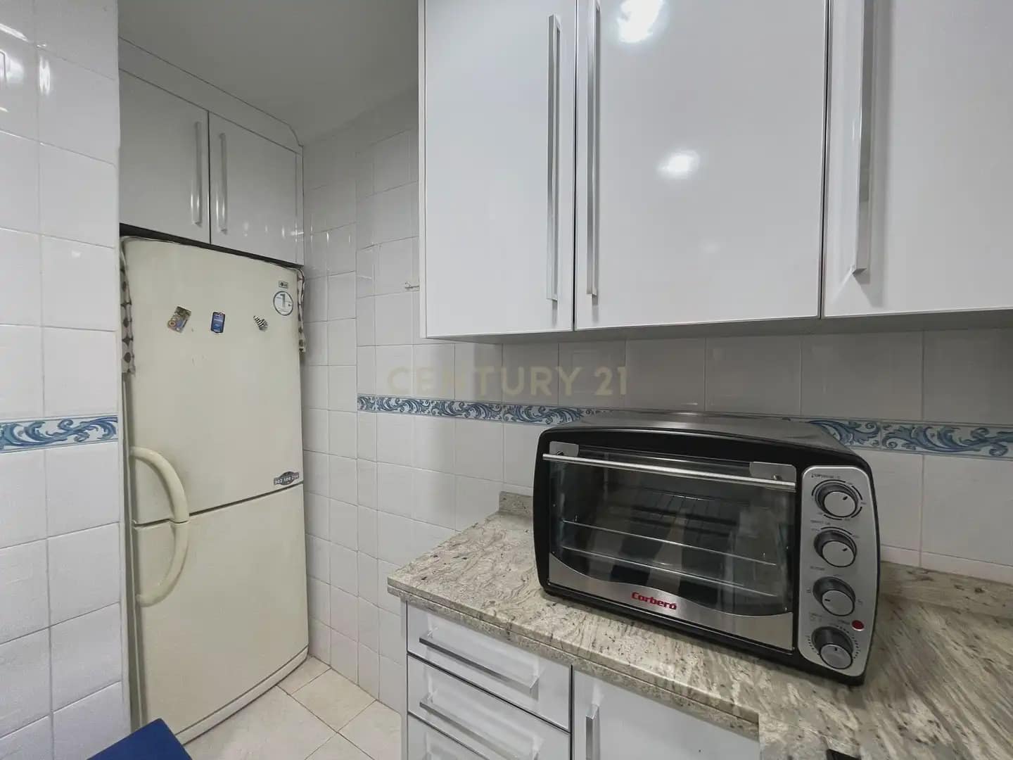 2 bedroom Apartment for rent in Granada city - € 890 (Ref: 10030743)