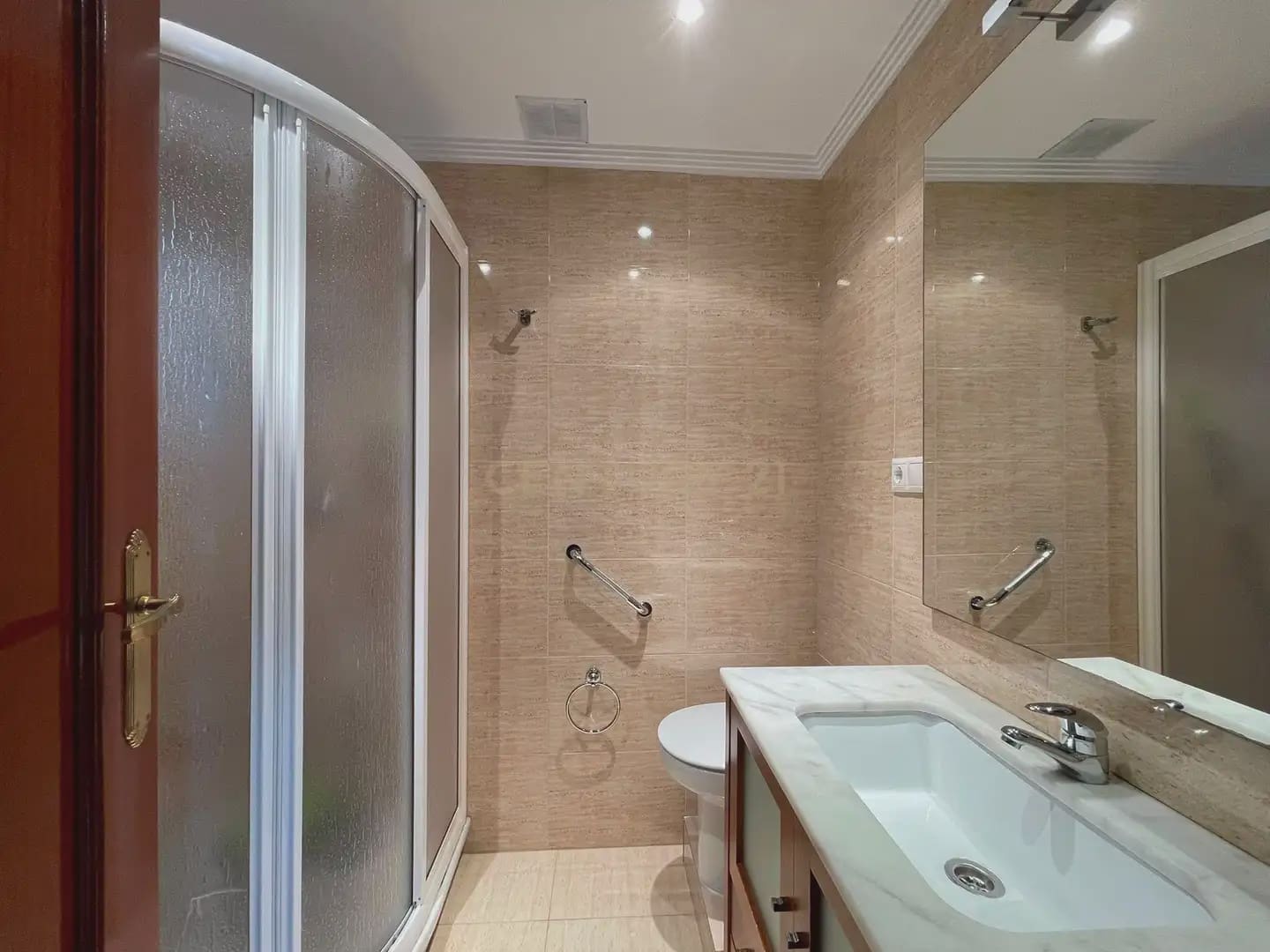 2 bedroom Apartment for rent in Granada city - € 890 (Ref: 10030743)