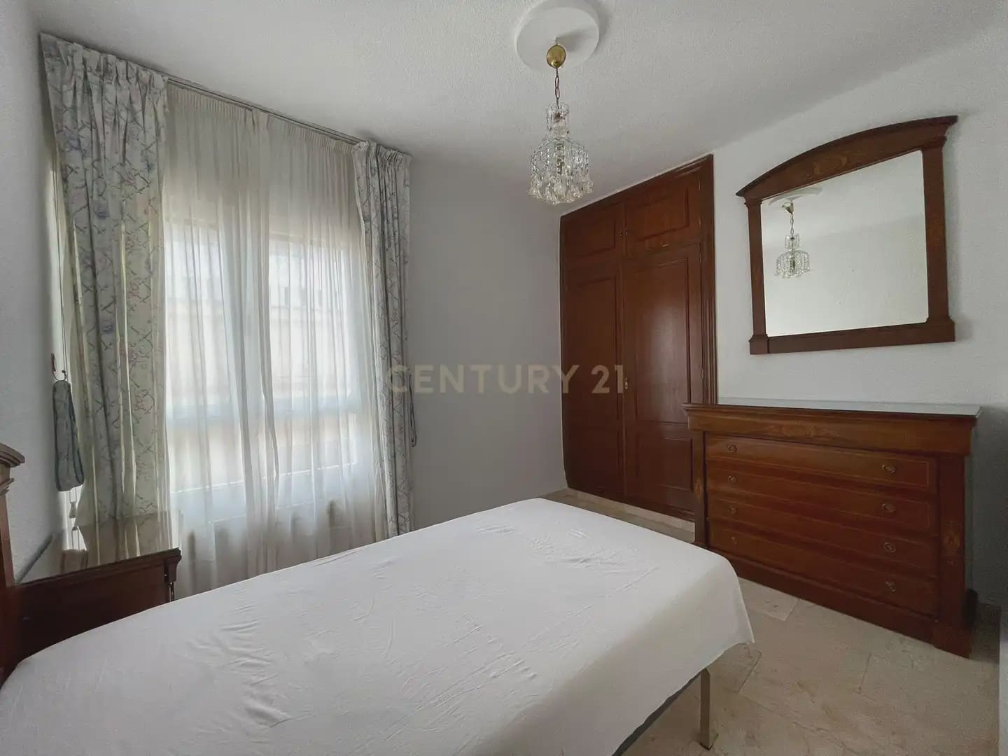 2 bedroom Apartment for rent in Granada city - € 890 (Ref: 10030743)