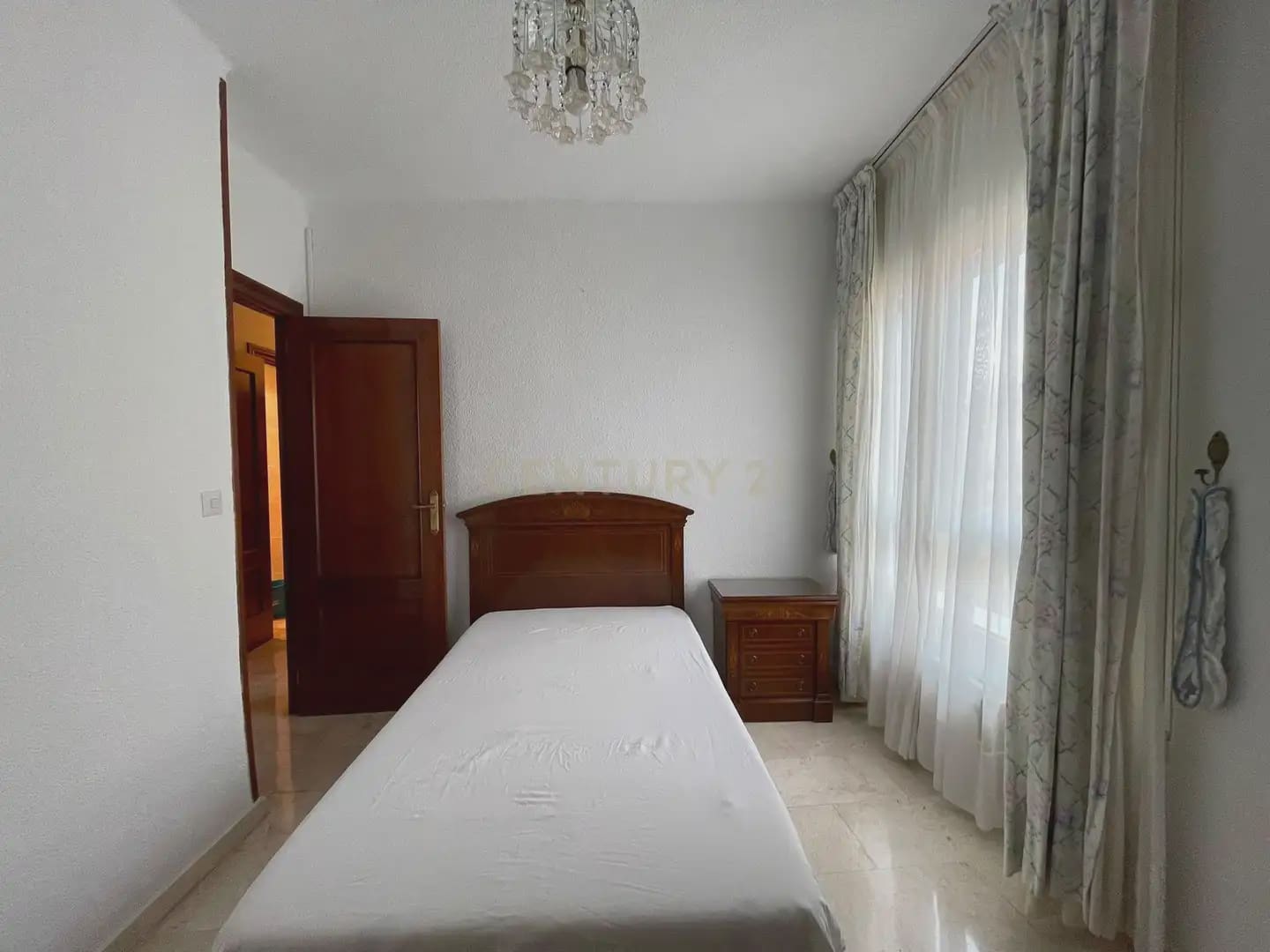2 bedroom Apartment for rent in Granada city - € 890 (Ref: 10030743)