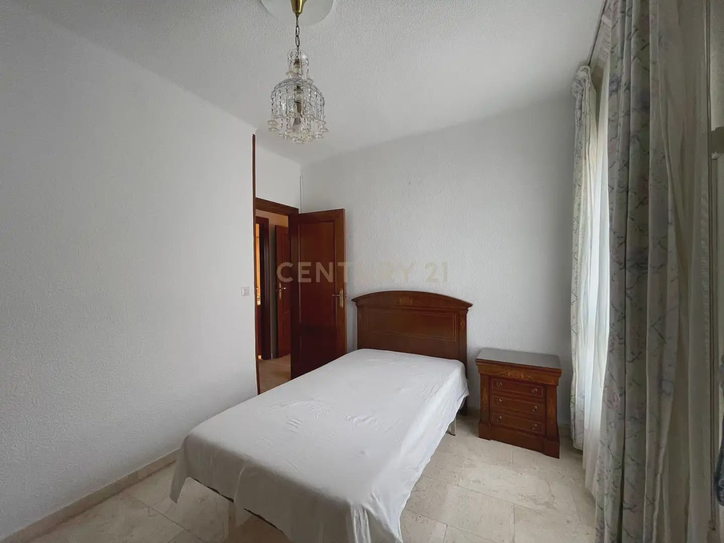 2 bedroom Apartment for rent in Granada city - € 890 (Ref: 10030743)