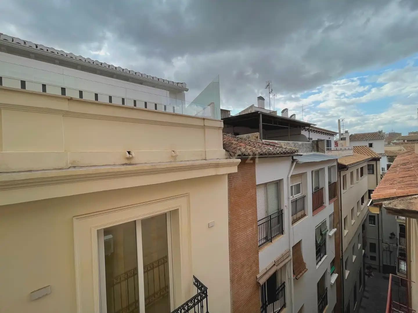2 bedroom Apartment for rent in Granada city - € 890 (Ref: 10030743)