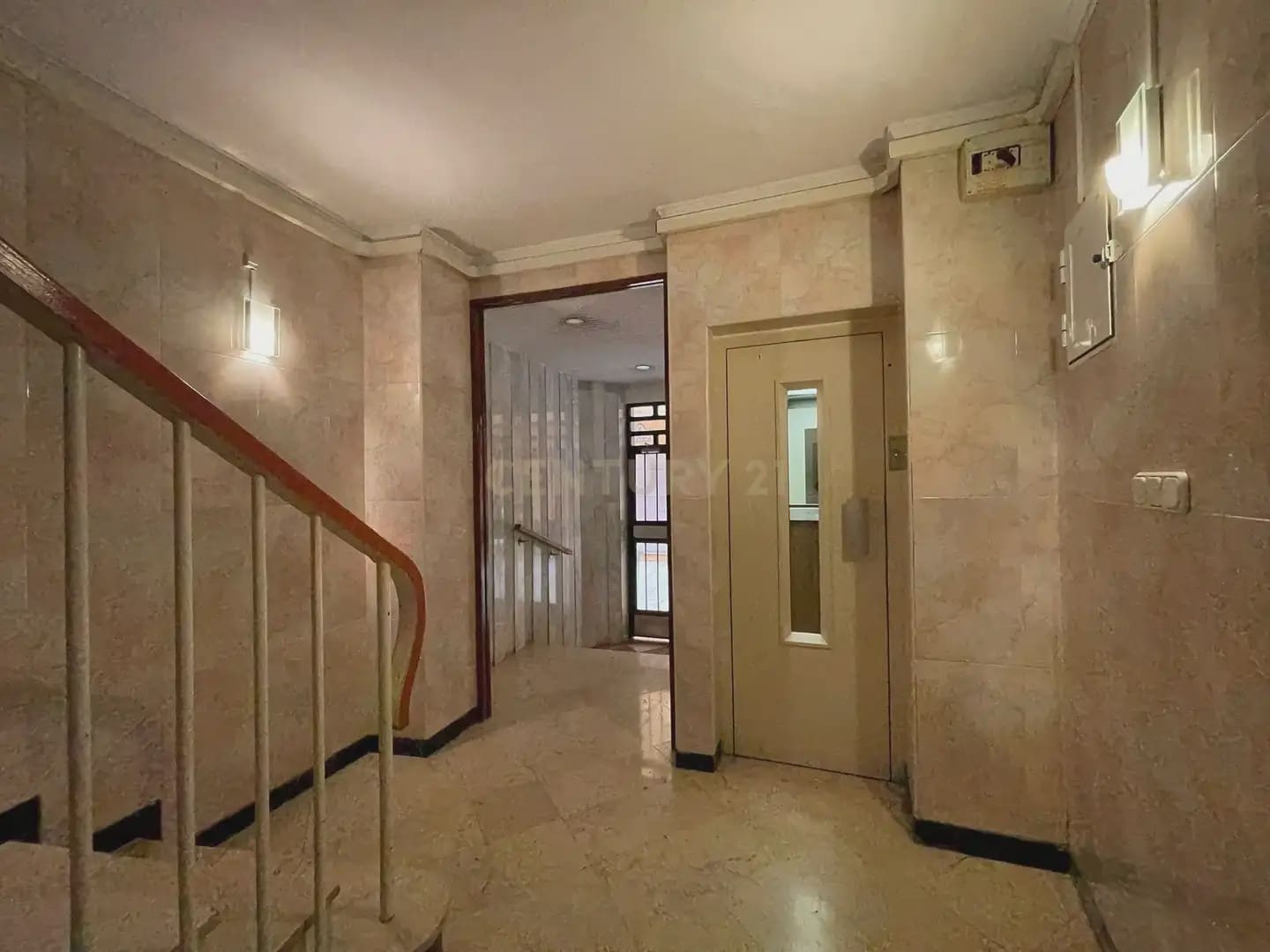 2 bedroom Apartment for rent in Granada city - € 890 (Ref: 10030743)