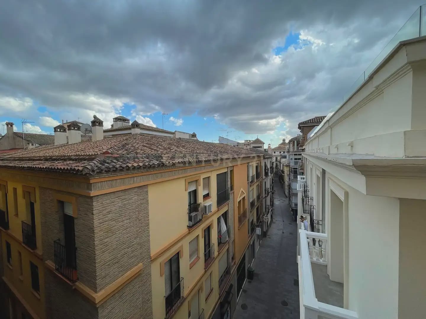 2 bedroom Apartment for rent in Granada city - € 890 (Ref: 10030743)