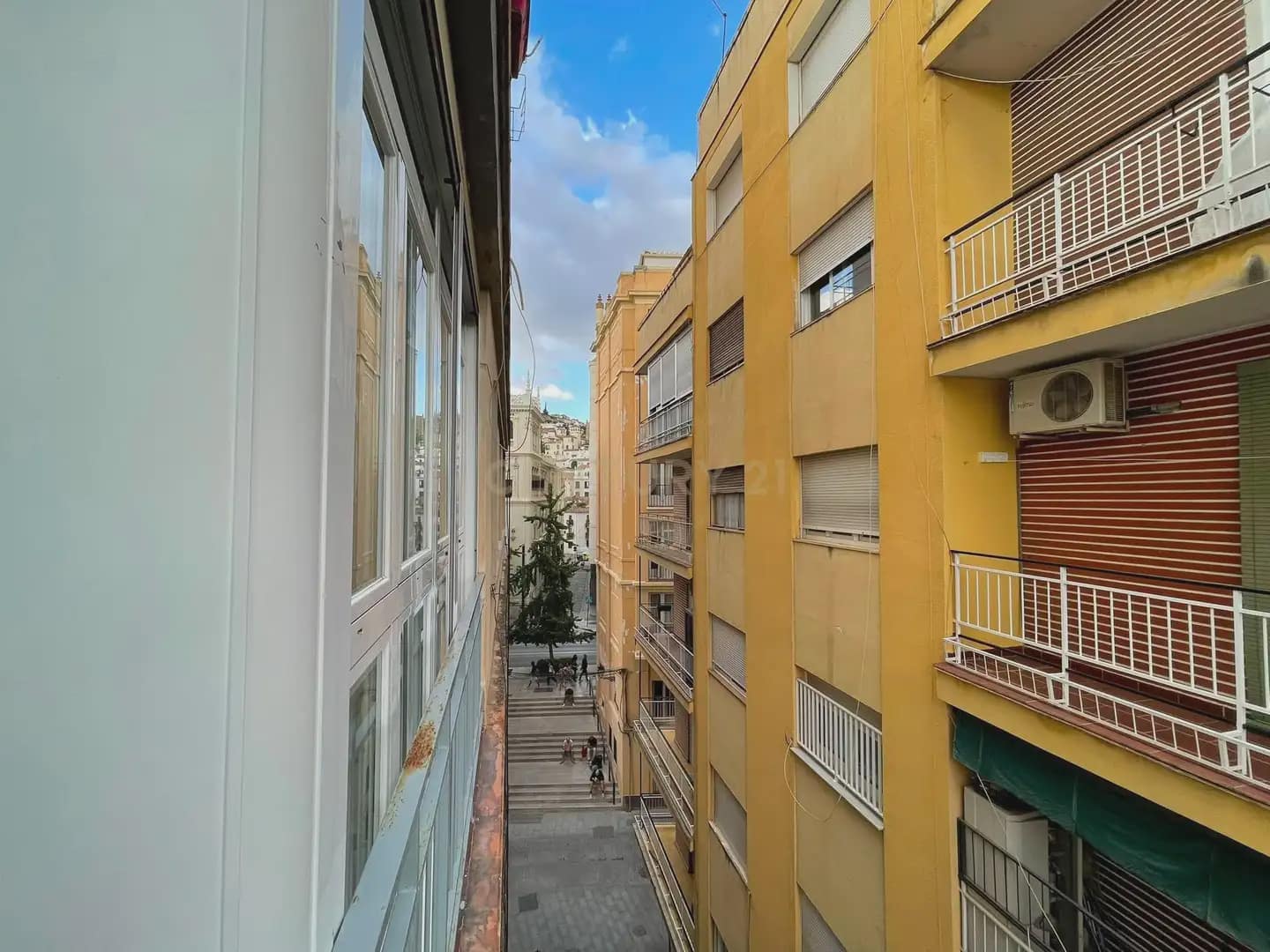 2 bedroom Apartment for rent in Granada city - € 890 (Ref: 10030743)