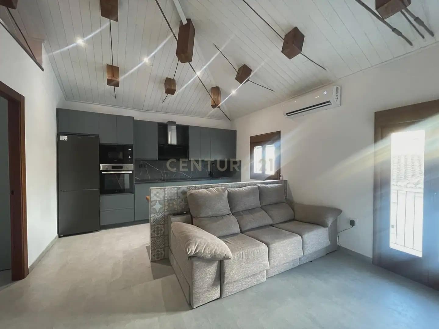 2 Zimmer Wohnung zu vermieten in Granada Stadt - 650 € (Ref: 10034336)