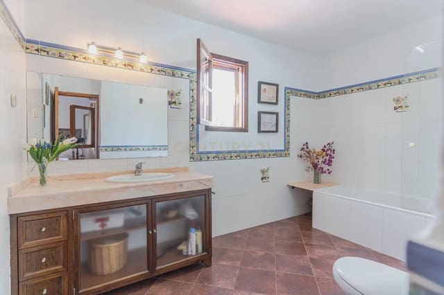 3 quarto Quinta/Casa Rural para venda em Orgiva com piscina - 495 000 € (Ref: 10035727)