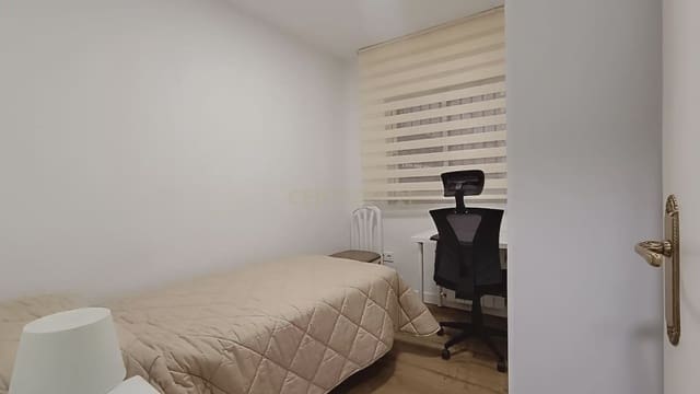 Appartement de 3 chambres à louer à Camino de Ronda - Rosaleda, Grenade ville - 700 € (Ref: 10044334)