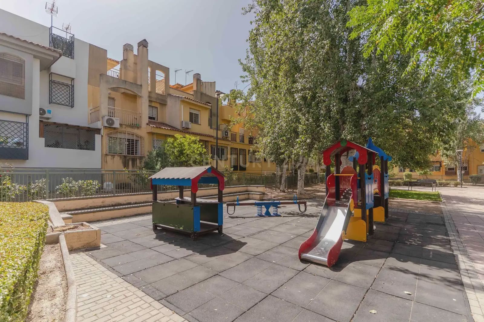 3 camera da letto Villetta Bifamiliare in vendita in Armilla con piscina - 349.000 € (Rif: 10048068)