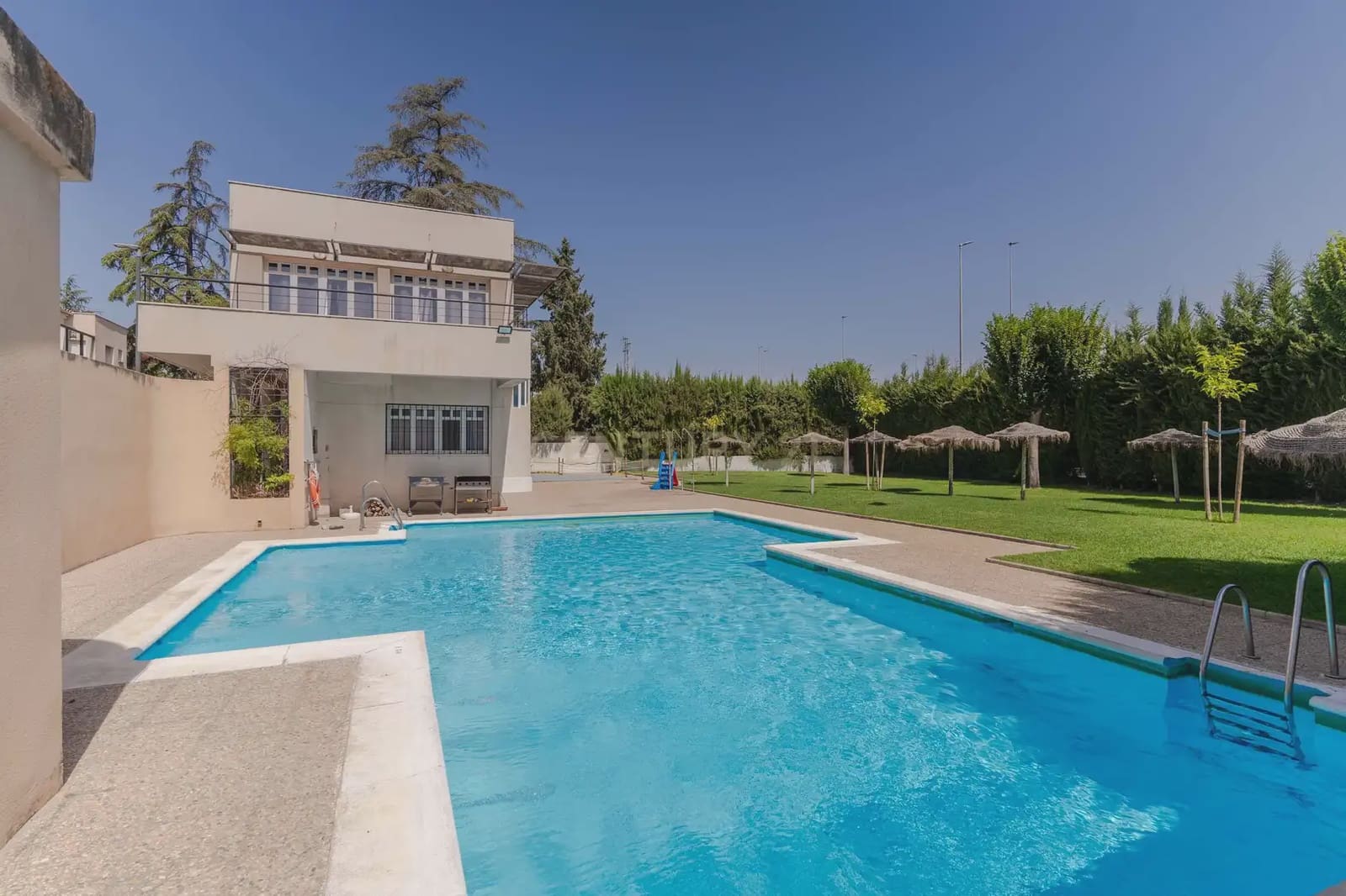 3 camera da letto Villetta Bifamiliare in vendita in Armilla con piscina - 349.000 € (Rif: 10048068)