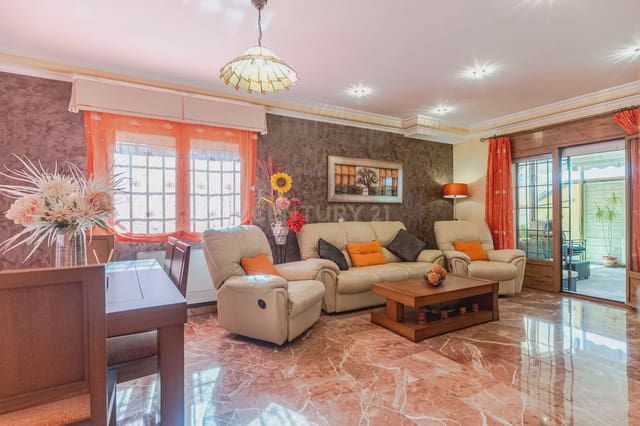 4 soveværelse Villa til salg i Baza med garage - € 625.000 (Ref: 10048459)
