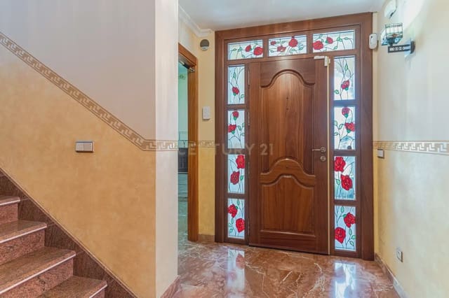 4 soveværelse Villa til salg i Baza med garage - € 625.000 (Ref: 10048459)