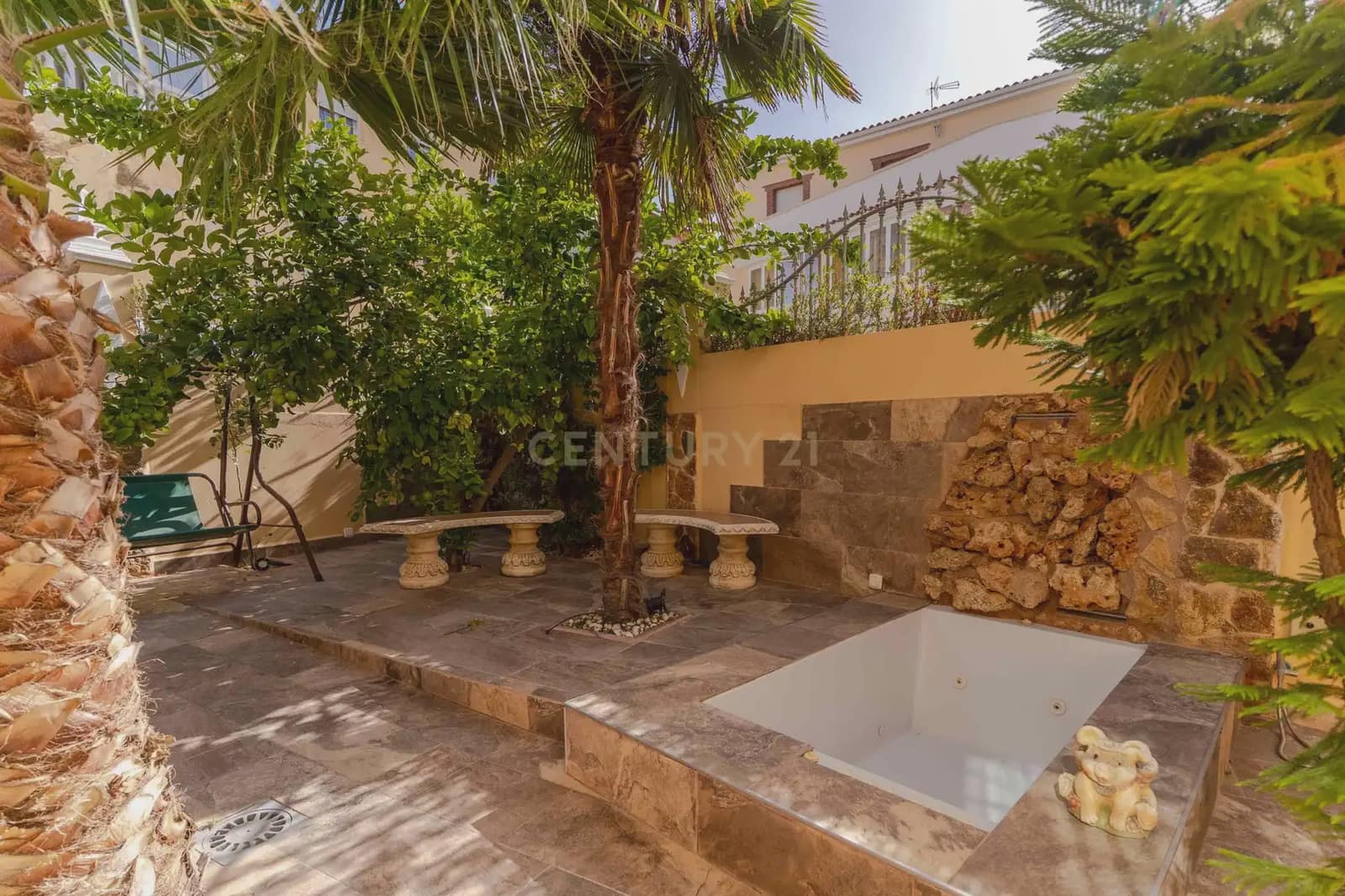 4 soveværelse Villa til salg i Baza med garage - € 625.000 (Ref: 10048459)