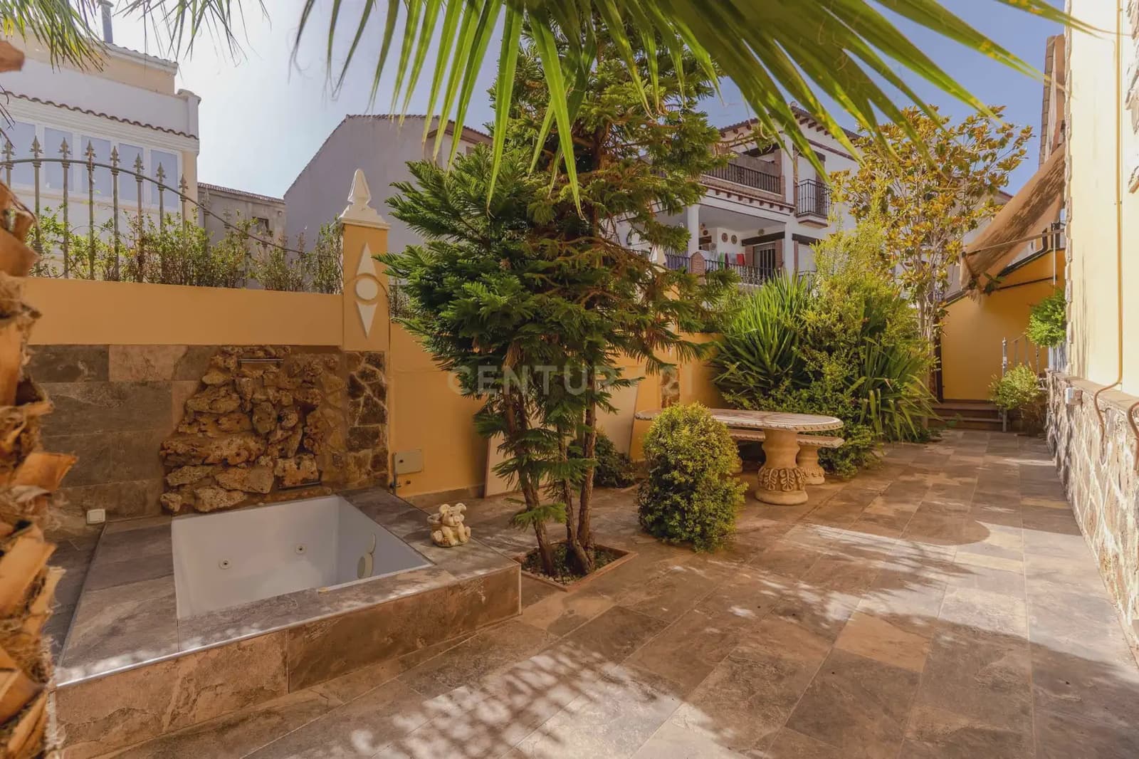 4 soveværelse Villa til salg i Baza med garage - € 625.000 (Ref: 10048459)