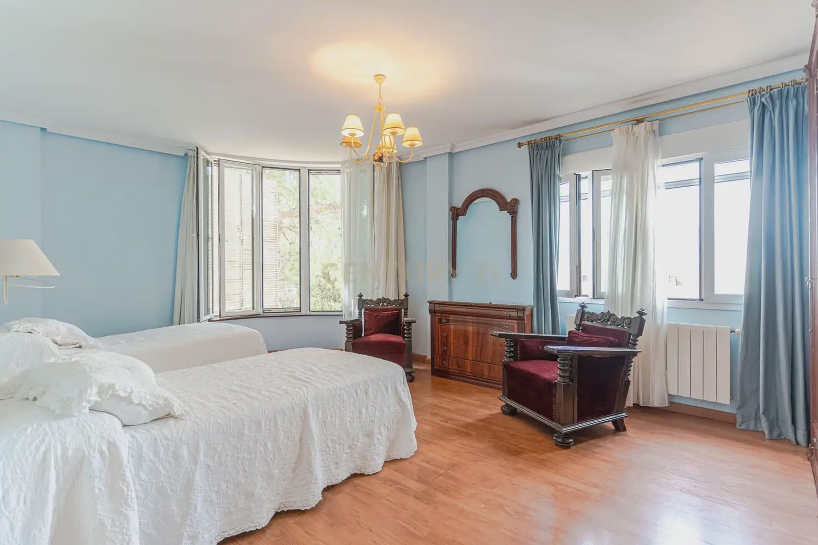 8 slaapkamer Finca/Landhuis te koop in Jaen stad met zwembad garage - € 449.900 (Ref: 10074657)