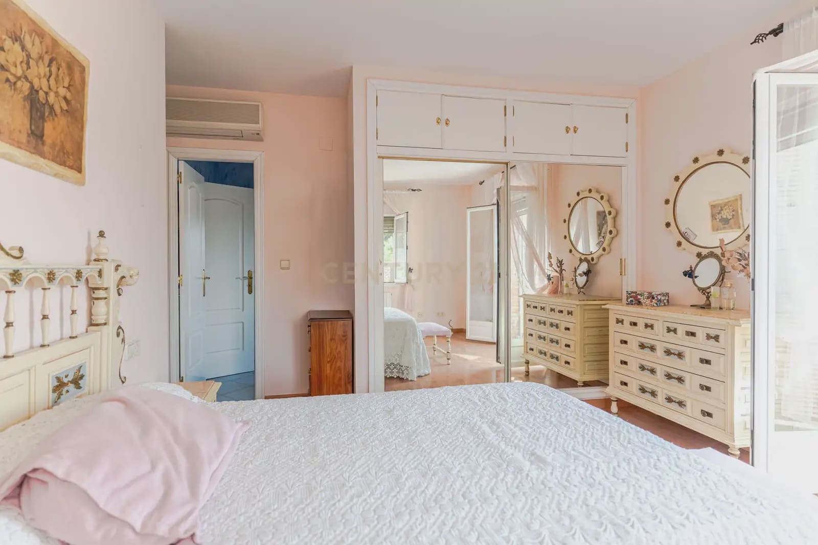 8 slaapkamer Finca/Landhuis te koop in Jaen stad met zwembad garage - € 449.900 (Ref: 10074657)
